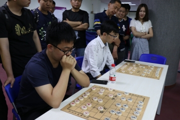新匍京娱乐场最全网站举办校园象棋系列活动